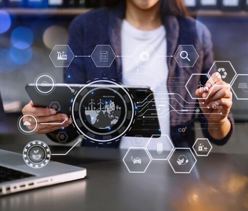 Visuel d'optimisation et d'automatisation de ServiceNow mettant en évidence l'efficacité du flux de travail